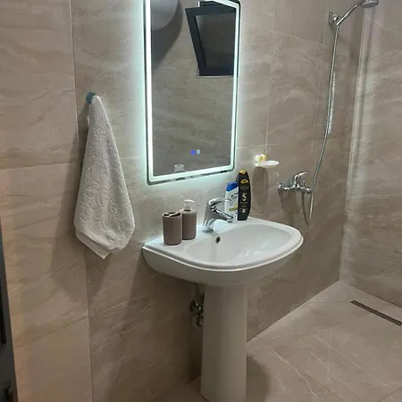 Quiet Shkoze,tirana Appartement